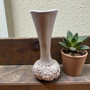 Vintage ceramic cream fluted vase, floral base, MCM Vibe